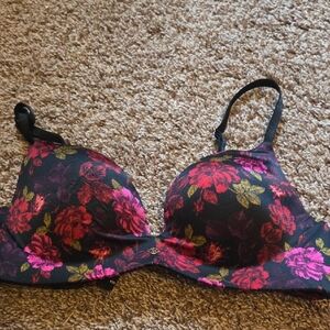 Nwt Victorias Secret So Obsessed Wirelss Bra. Size 34b